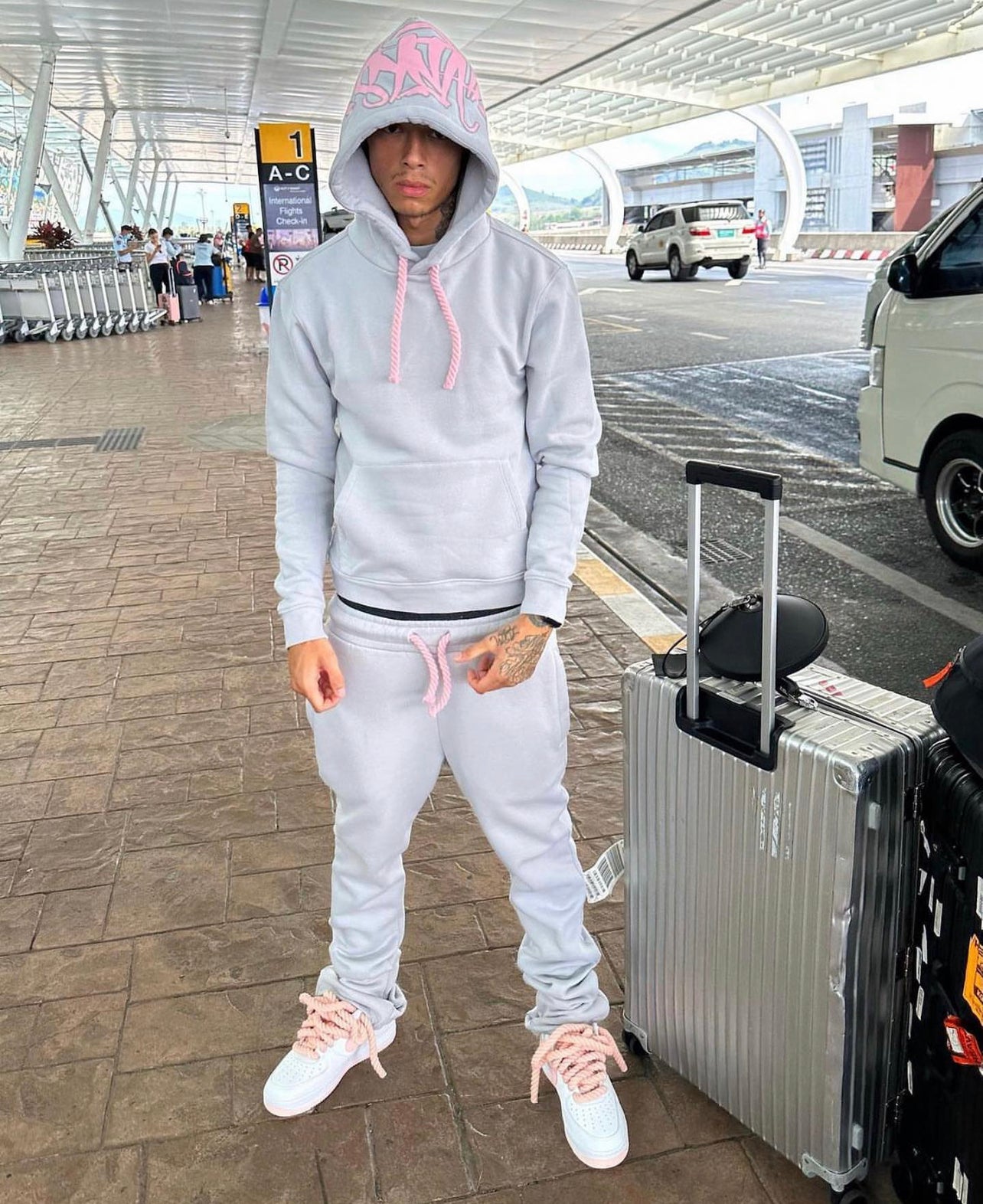 Syna World Tracksuit Grey/Pink
