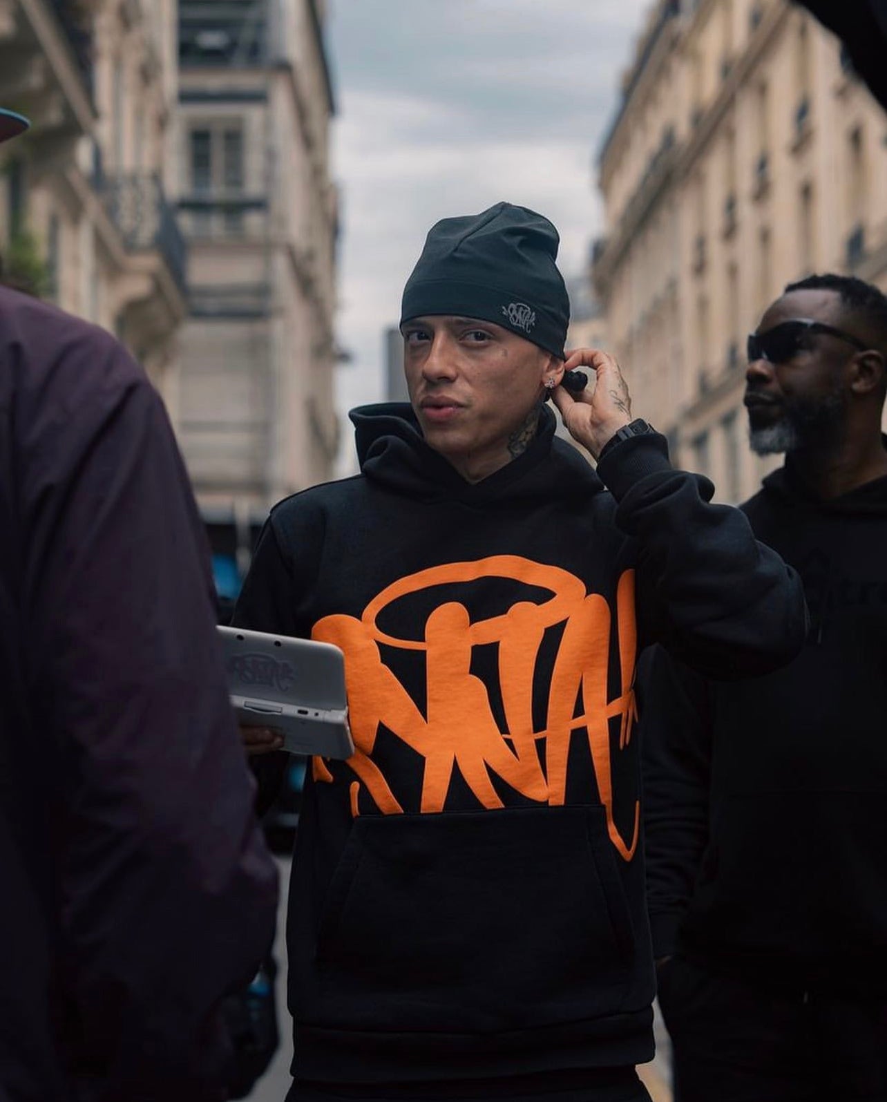 Syna World Short + Hoodie Set Black/Orange